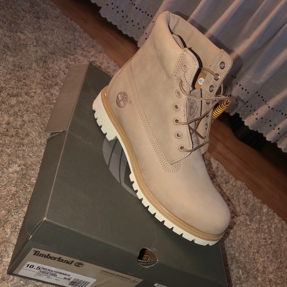 Brand New Mens Timberland Boots Size 